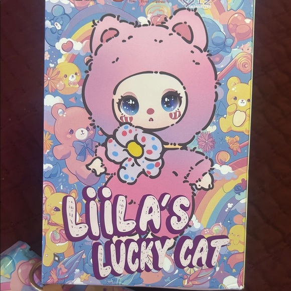 Liila’s Lucky Cat Plush Keychain - Picture 4 of 6